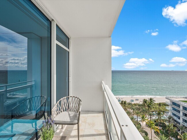 Building Photo - 6801 Collins Ave