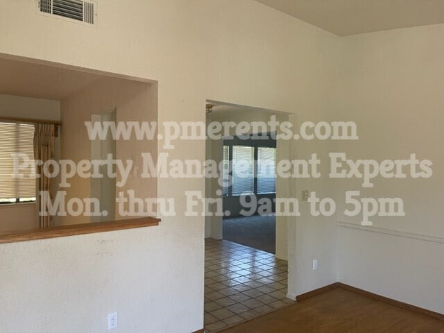 Building Photo - 2622 Estate Dr