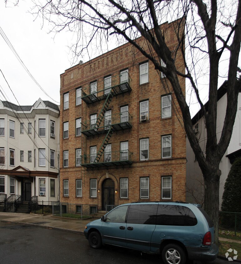 Building Photo - 104 Booraem Ave