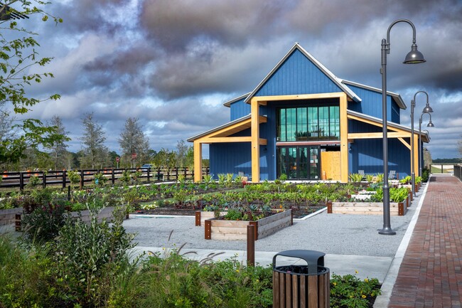 Foto del edificio - 10910 SW Pioneer Pkwy