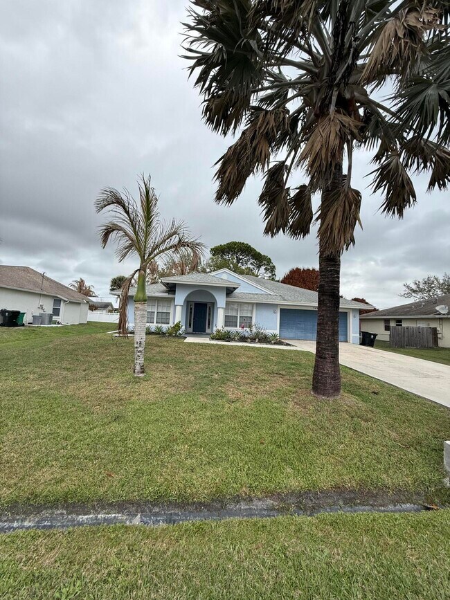 Foto del edificio - 249 NE Glentry Ave