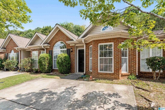 Foto del edificio - 114 Hayesbury Ln