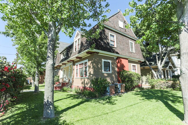 Foto del edificio - 2142 Portland St