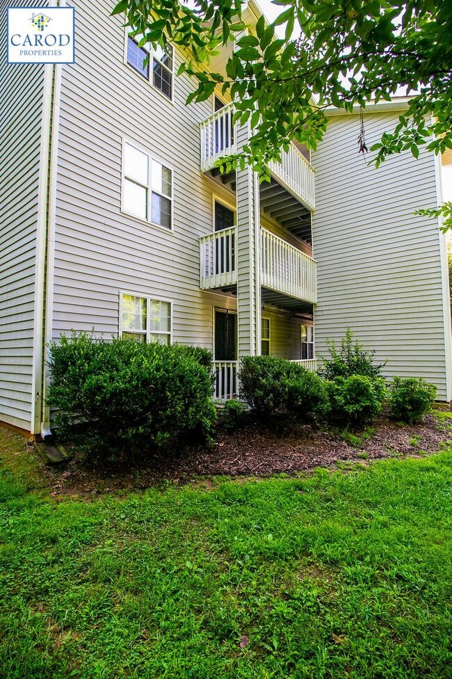 Building Photo - Cozy Concord Two Bedroom Apartment