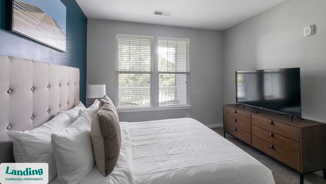 Building Photo - 115 Great Lawn Dr