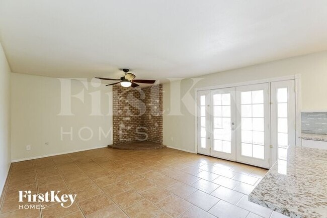Building Photo - 5715 S Siesta Ln
