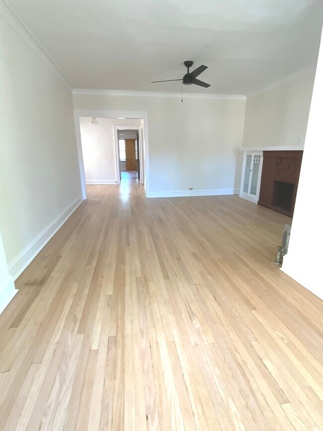 Foto del edificio - 5707 N Campbell Ave