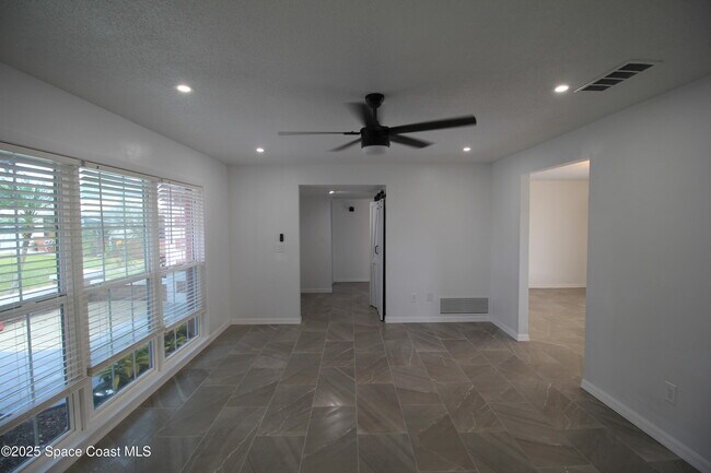 Foto del edificio - 3002 Edgewood Dr NE