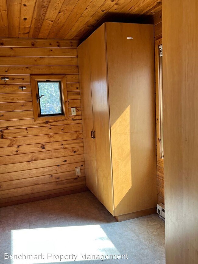 Building Photo - 2 br, 1.5 bath House - 12921 Axtell Gatewa...