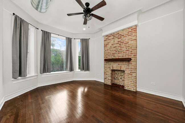 Building Photo - 1306 N Maplewood Ave