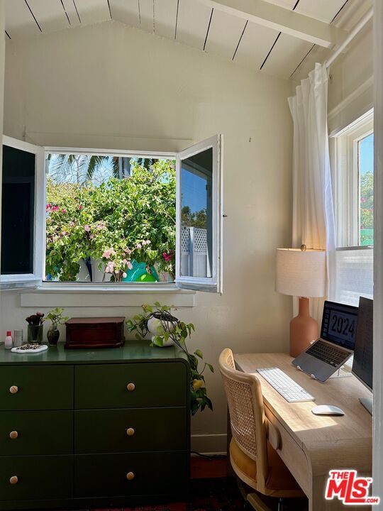 Building Photo - 402 N Venice Blvd