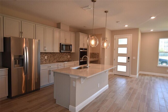 Foto del edificio - 7085 CARRICK BEND Ln