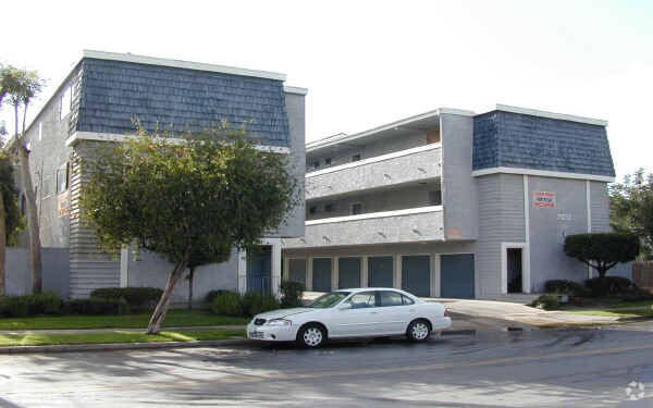 Foto principal - Stark Drive Apartments