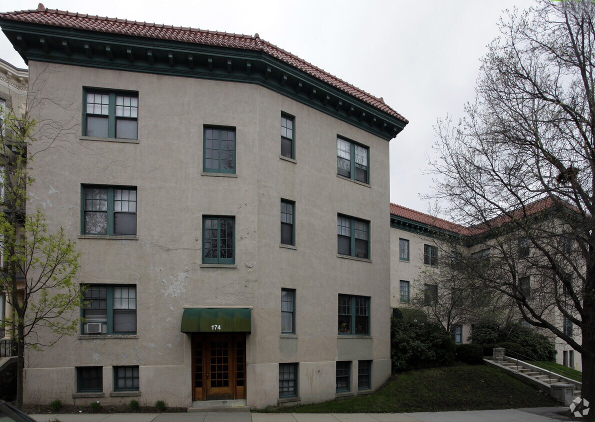 Building Photo - Tri-Corner