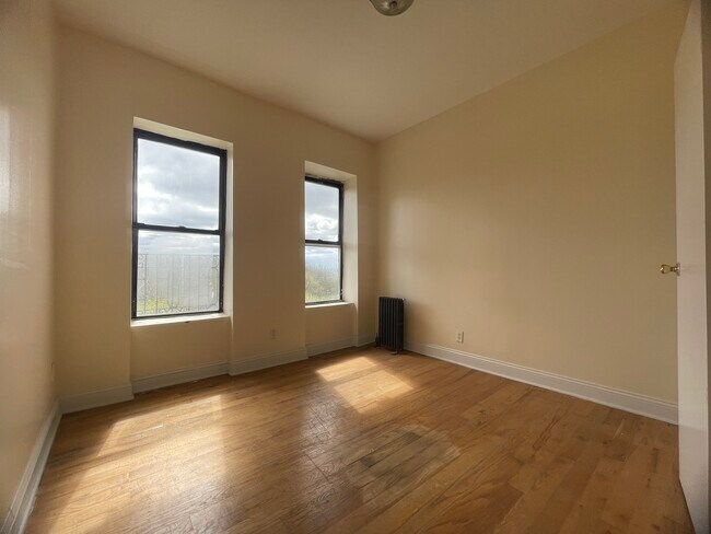 Building Photo - 2228 Amsterdam Ave