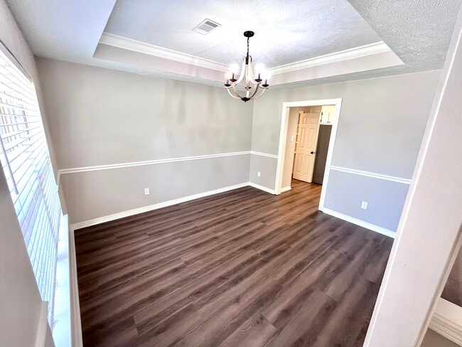 Building Photo - 2235 Millwood Dr