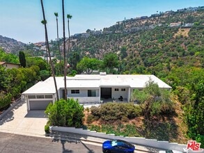 Building Photo - 2657 Zorada Dr
