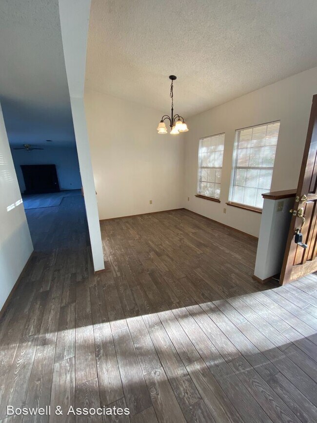 Building Photo - 3 br, 2 bath House - 4500 Amistad Dr.