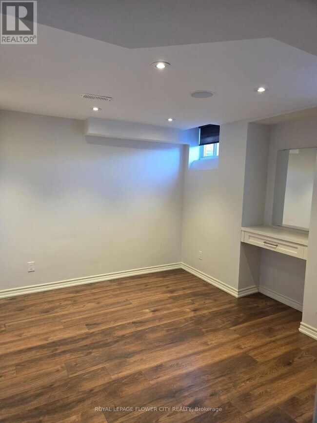 Building Photo - 207 Gardenbrooke Trail