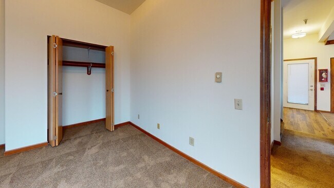 Building Photo - 11 E Gilman St