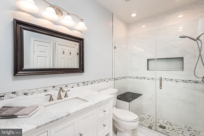 Photo - 6011 Rosebud Ln (Centreville, VA) Apartment