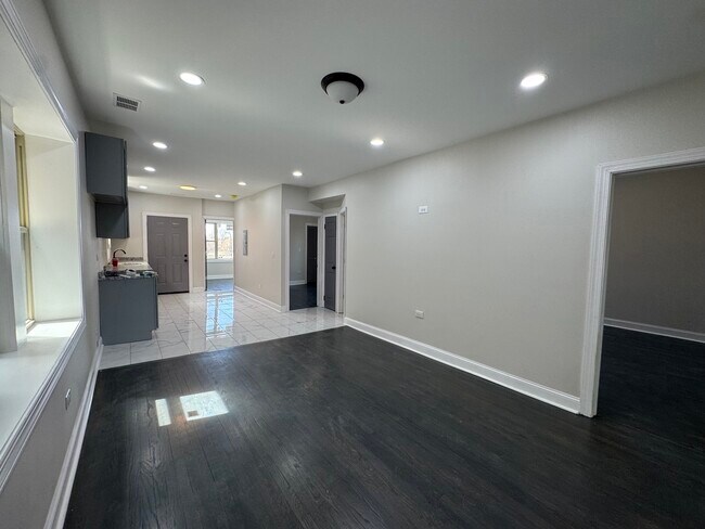 Foto del edificio - 7730 S Cornell Ave