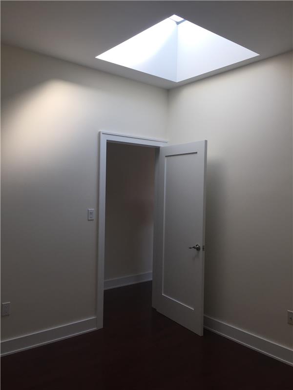 Foto del edificio - 1672 81st St