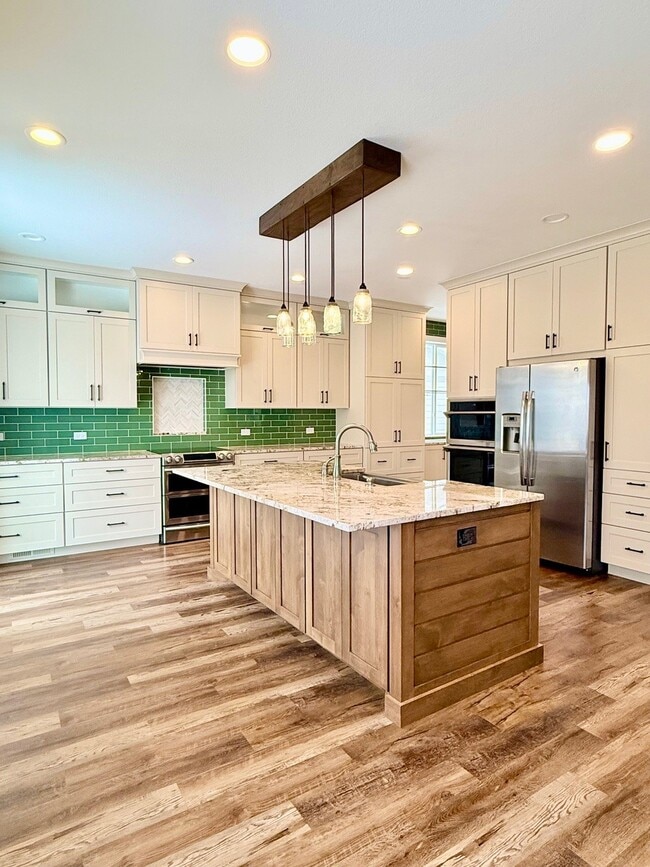 Building Photo - 4797 Sandy Ridge Ave