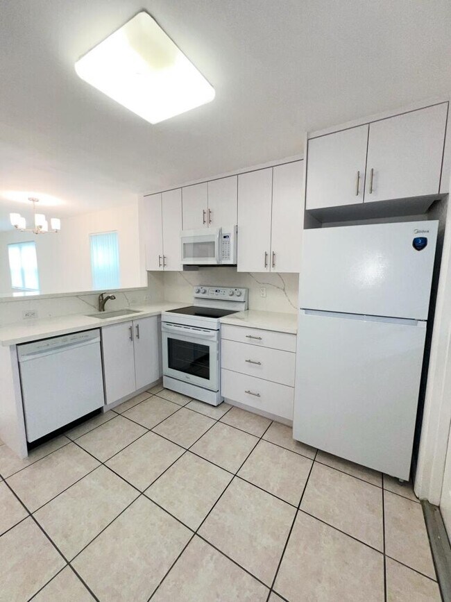 Foto del edificio - 3777 NW 78th Ave