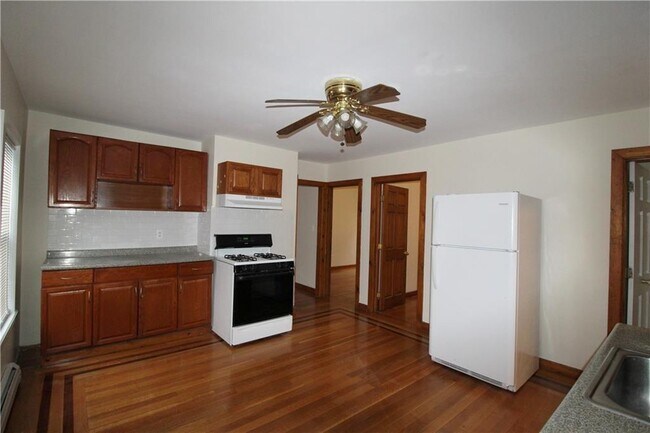 Foto del edificio - 1 Borden St