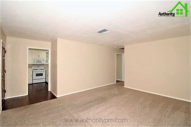 Building Photo - 6768 Reflection St