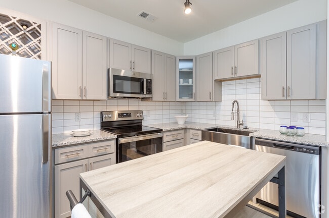 Interior Photo - Comet West New Bern