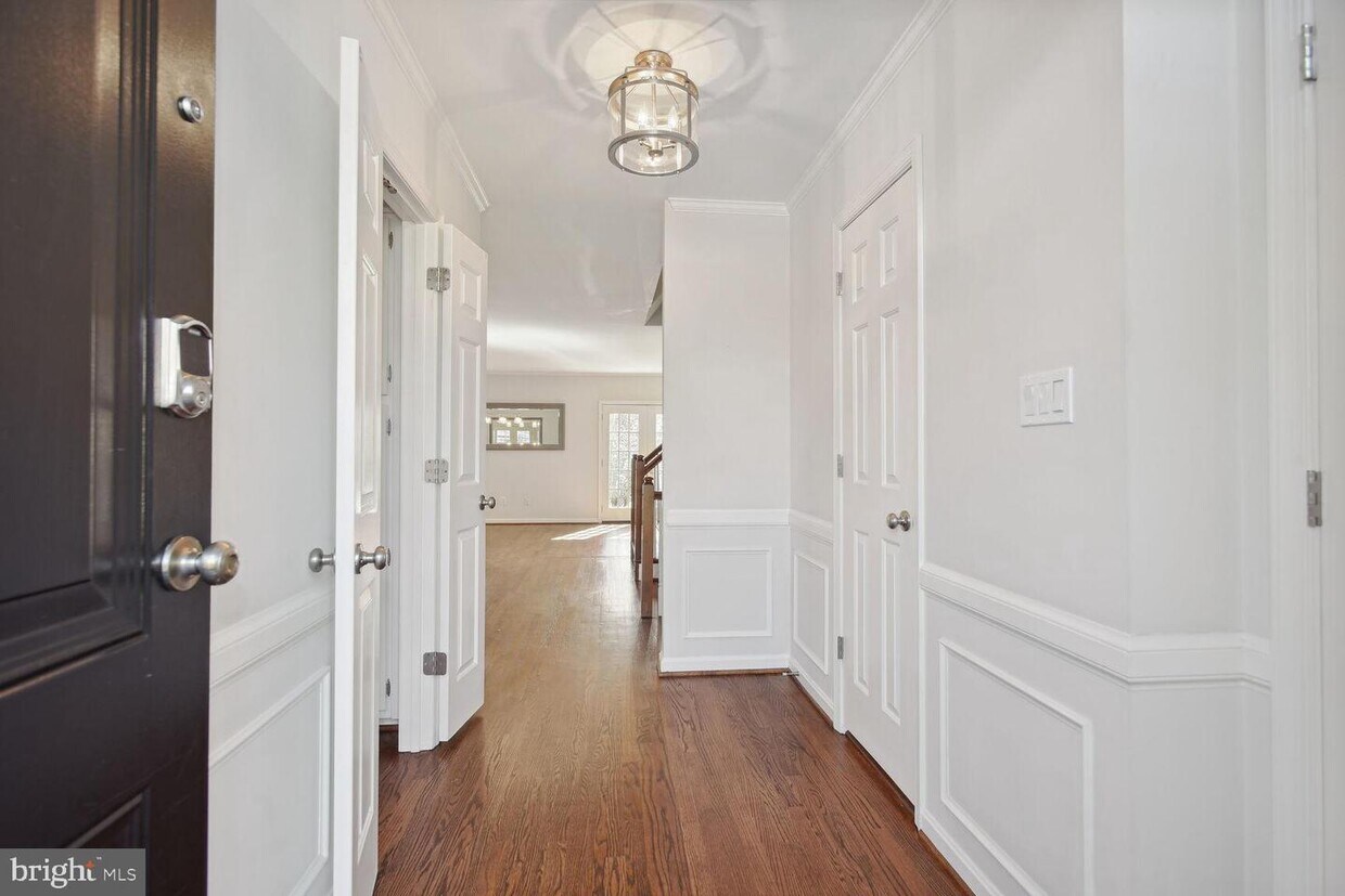 507 Council Ct NE, Vienna, VA 22180 Townhome Rentals in Vienna VA