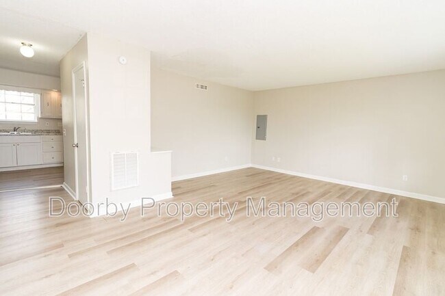 Foto del edificio - 4698 Plaza Hills Ln