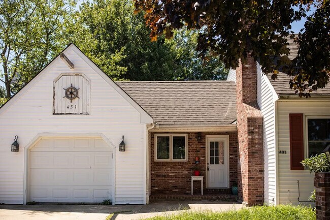 Foto del edificio - 431 Winnacunnet Rd