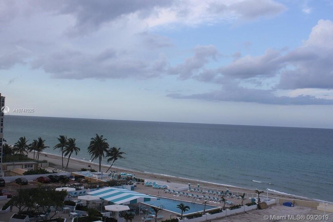 Foto del edificio - 3180 S Ocean Dr