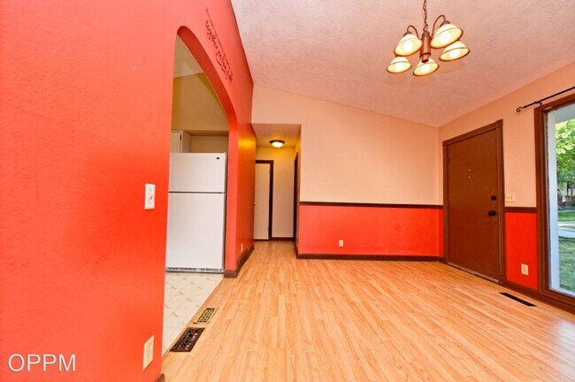 Building Photo - 3 br, 2 bath House - 6711 S. 135th Ave