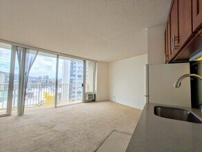 Building Photo - 750 Amana St