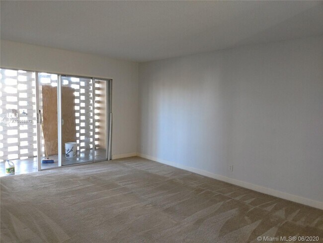 Foto del edificio - 1500 Crescent Cir