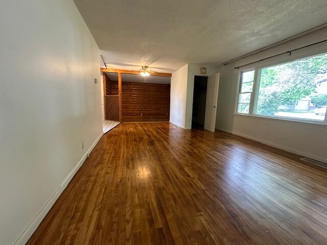 Foto del edificio - 724 S 12th St