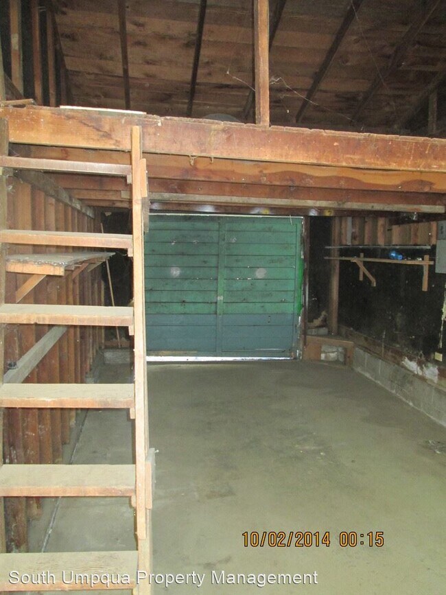 Building Photo - 2 br, 1 bath House - 644 NE Madrona Drive