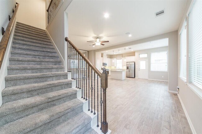 Foto del edificio - 5550 Sallow Bay Ln