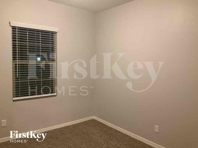 Building Photo - 445 W White Sands Dr