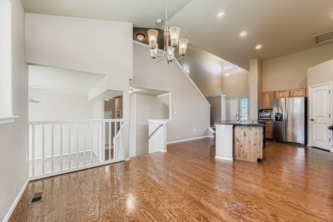 Building Photo - 1845 Sunset Vista Dr