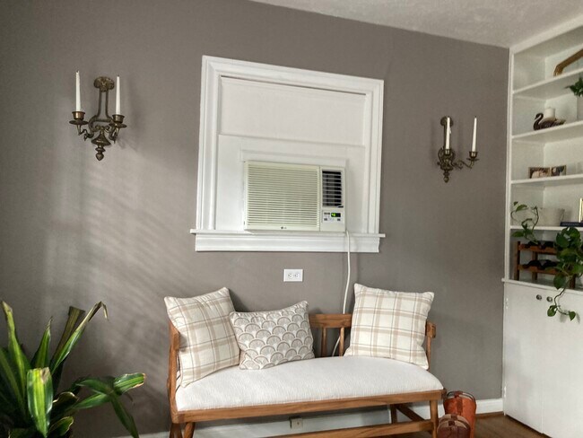 Sala de estar/comedor - 4710 Mt Vernon St