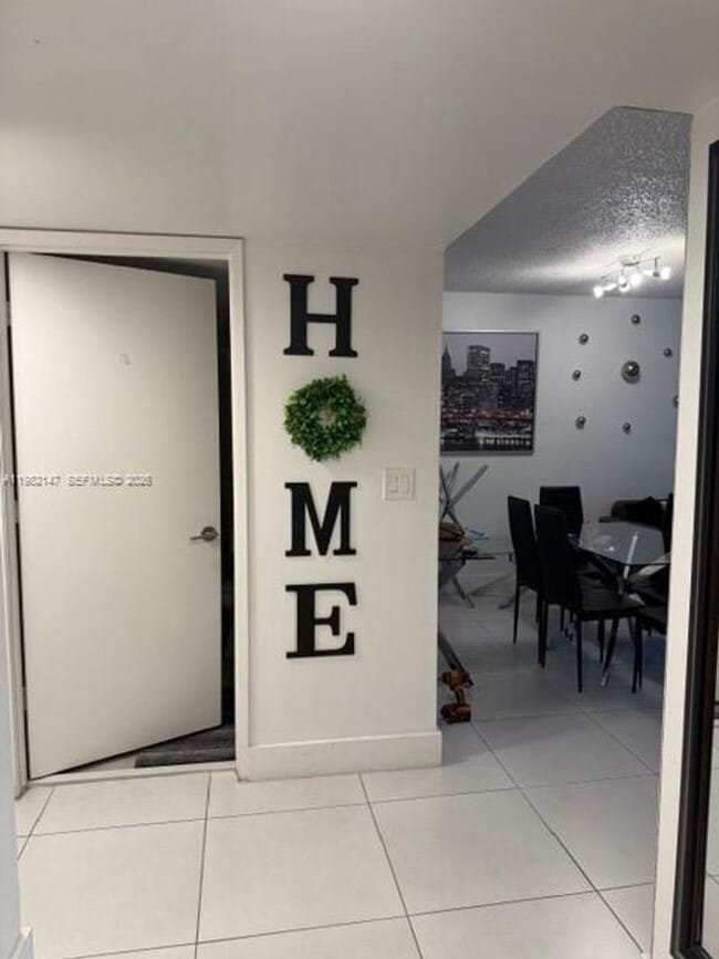 Foto del edificio - 4744 NW 114th Ave