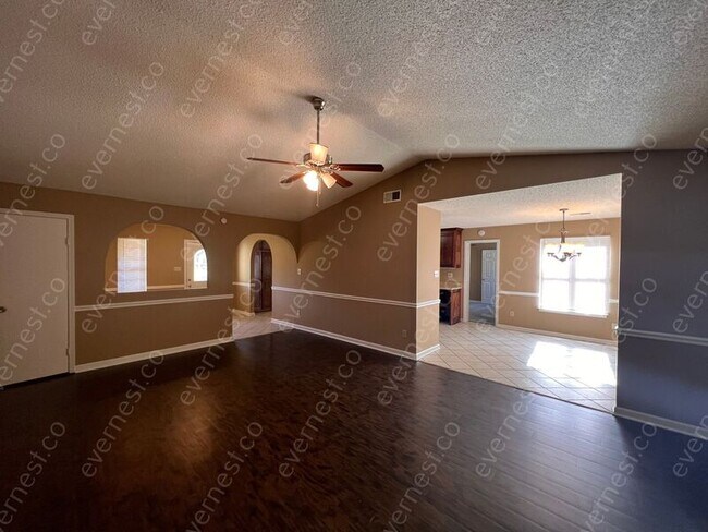 Building Photo - 3115 Barrycrest Dr