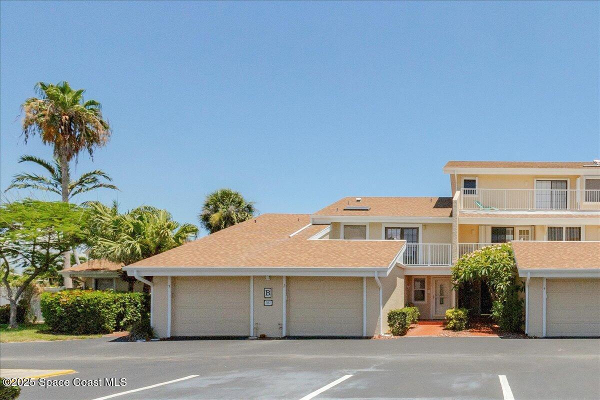 Primary Photo - 101 La Costa St