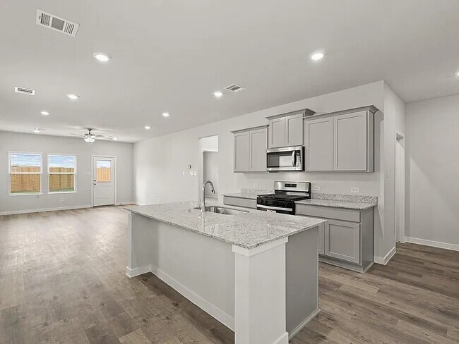 Foto del edificio - 17115 King Eider Rd