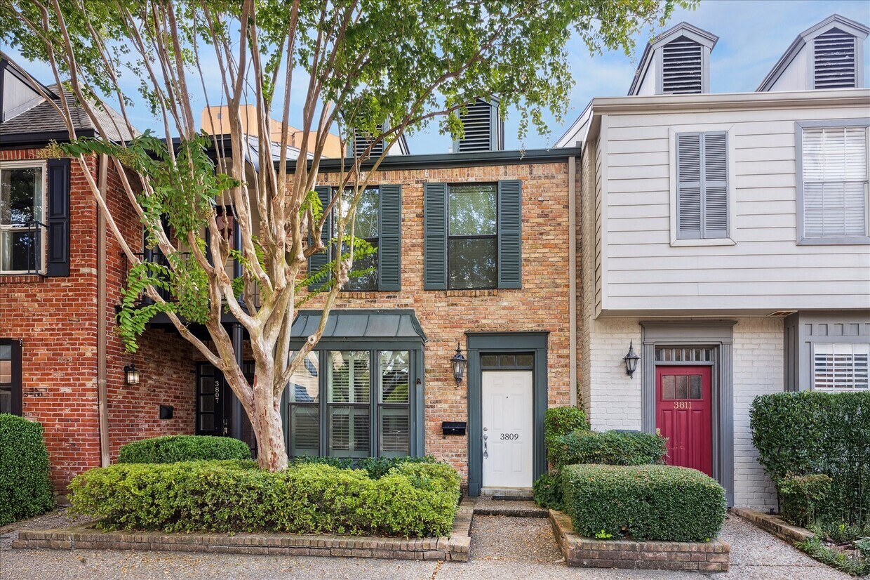 Foto principal - 3809 Wakeforest St